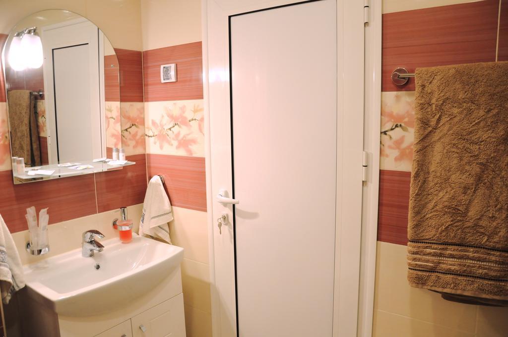 Derelli Elegance Apartment София Стая снимка